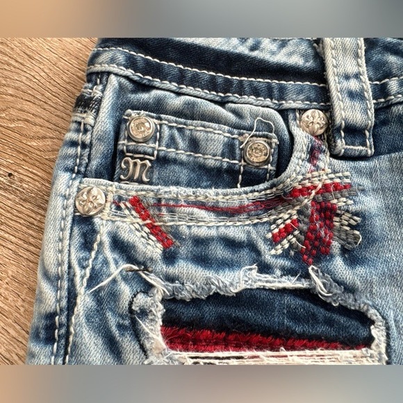 Miss Me Patriotic American Flag Distressed Cutoff Denim Shorts Size 27 - Picture 4 of 15